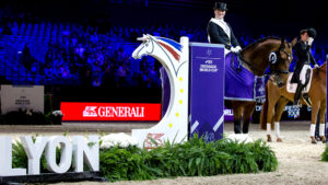 Isabell Werth e Emilio 107, terza vittoria consecutiva alla tappa di Lione (FRA) di Fei World Cup © FEI / Eric KNOLL