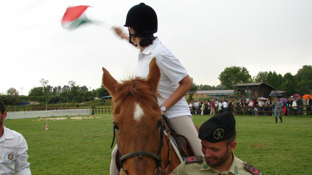 Tra i Lancieri di Montebello anche 6 operatori ausiliari di riabilitazione equestre