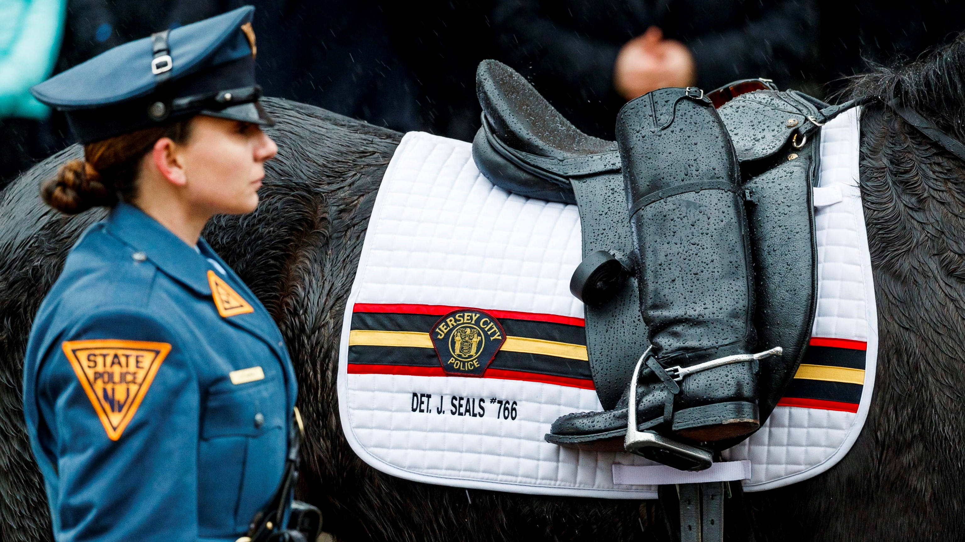 Usa: anche “the riderless horse” per onorare Joseph Seals, il poliziotto ucciso nella sparatoria di Jersey City
