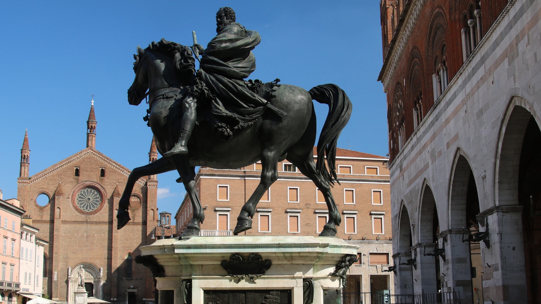 La Via Emilia, tra vini e cavalli: e siamo arrivati a Piacenza