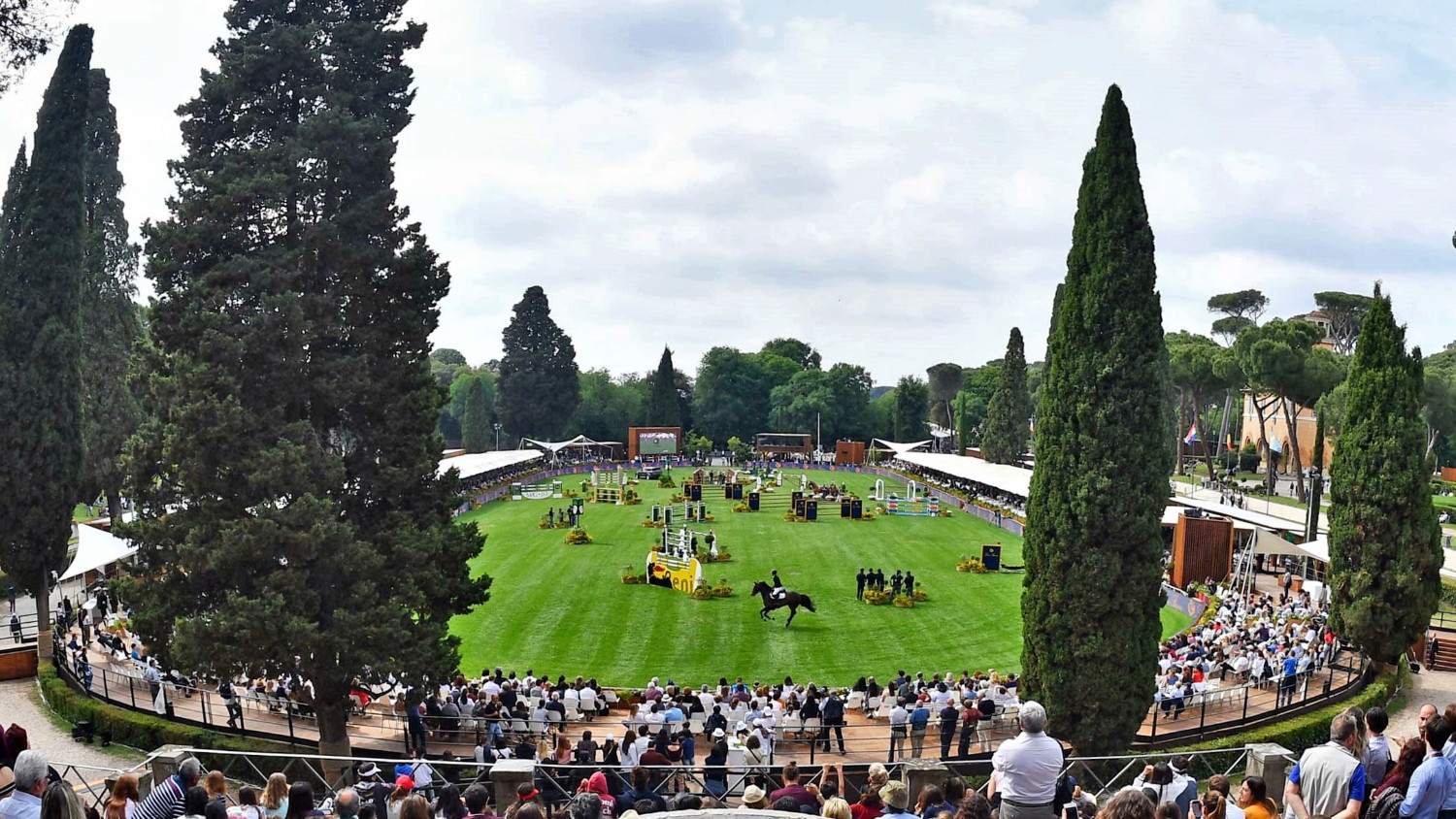 Piazza di Siena, la grande bellezza
