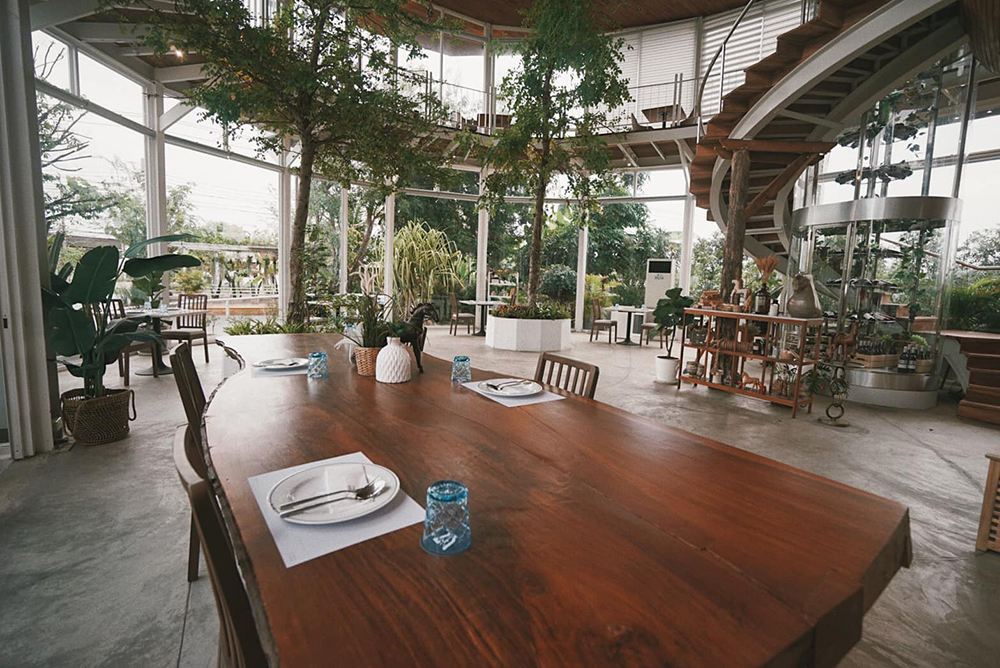 The Hay Equestrian Center Eatery 4