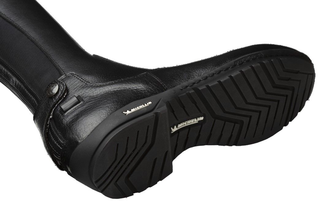 KK Michelin sfondo bianco