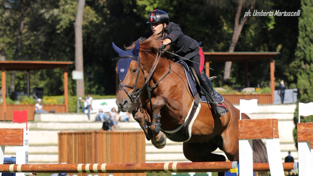 Filippo Bologni brilla sotto la Torre Eiffel