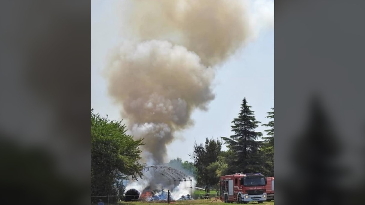 Ravenna: fienile in fiamme, salvi i cavalli