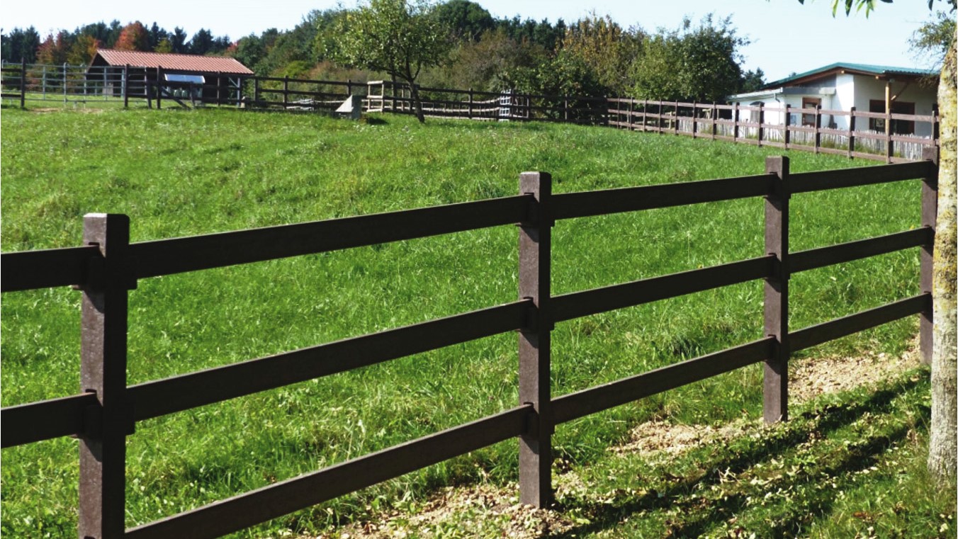 La vita all’aria aperta: con Badi Farm è priva di pericoli per i tuoi cavalli