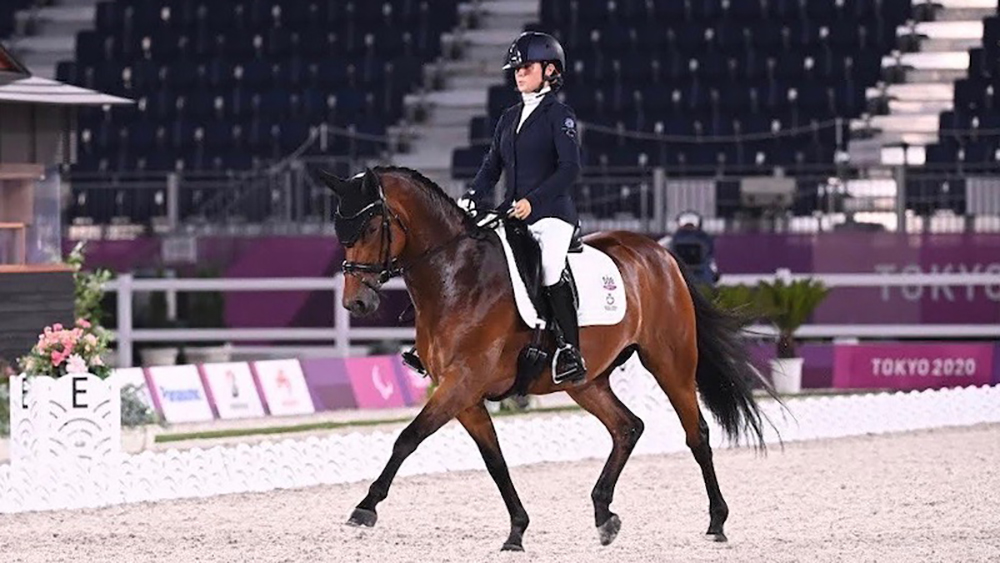 Esordio con il sorriso per Federica e Burberry