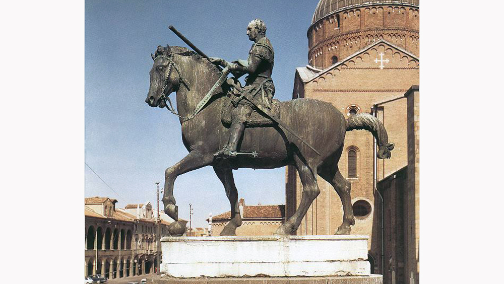 Monumenti equestri: la scuderia dei sosia
