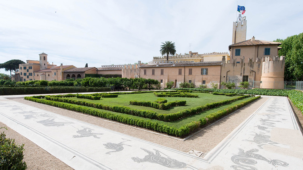 Le carrozze tornano a Castelporziano