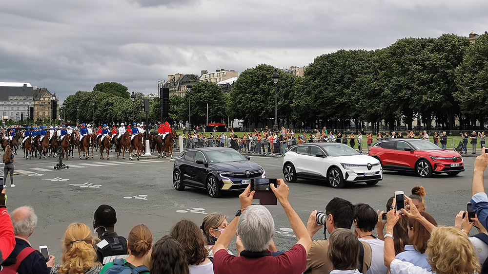 Cavalli, testimonial e pubblicità a Parigi