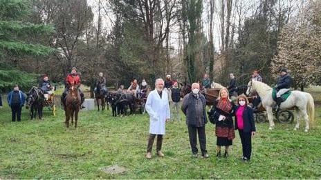 Città di Castello: Babbo Natale è arrivato a cavallo dai nonni della Muzi Betti
