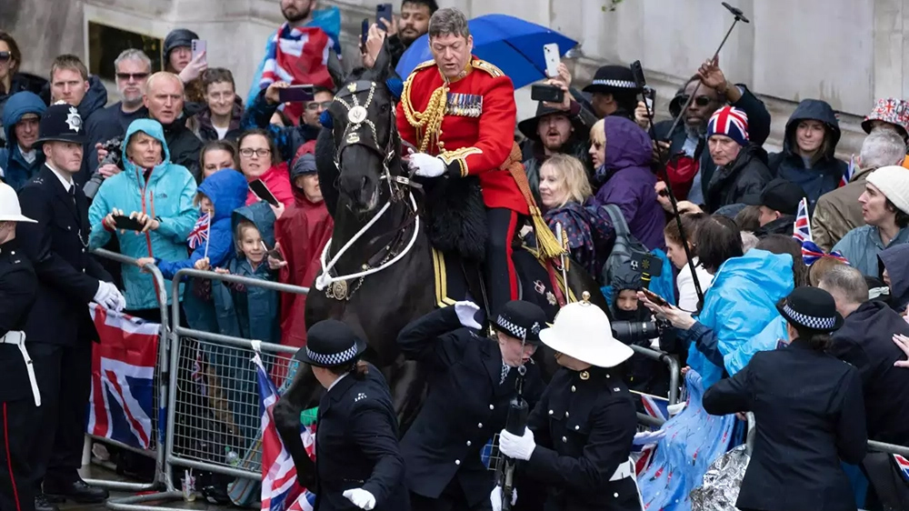 Coronation Procession: occhio ai cavalli