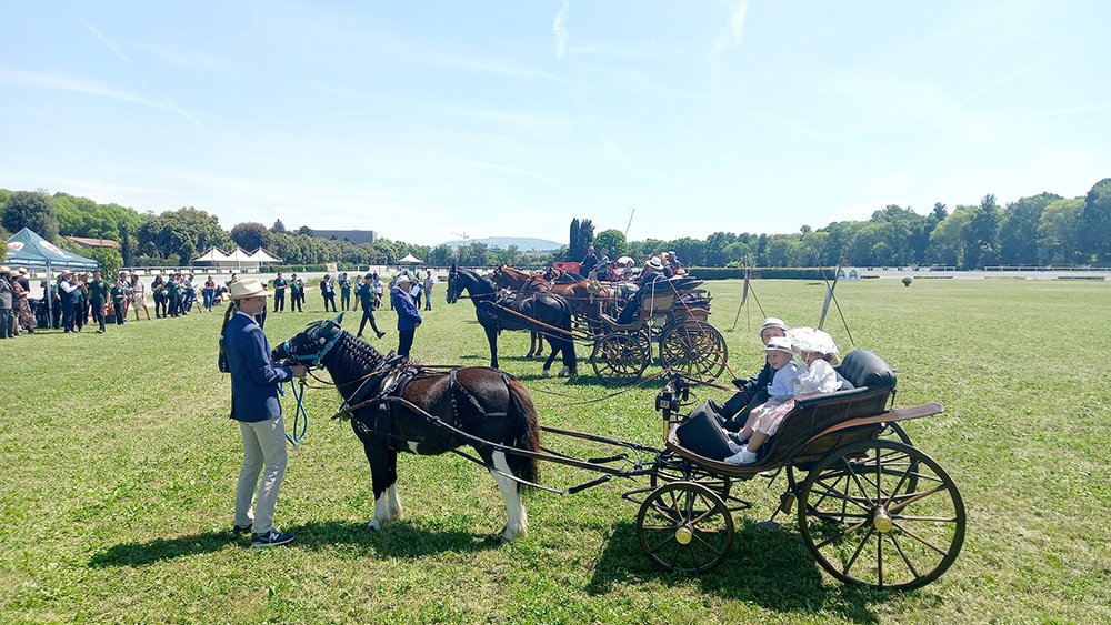A Firenze, un fossetto rovina la sfilata