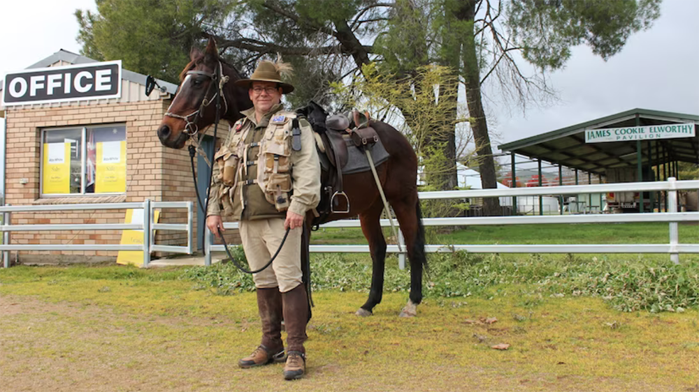 7° Cavalleggeri Gundagai: in sella per i rinoceronti