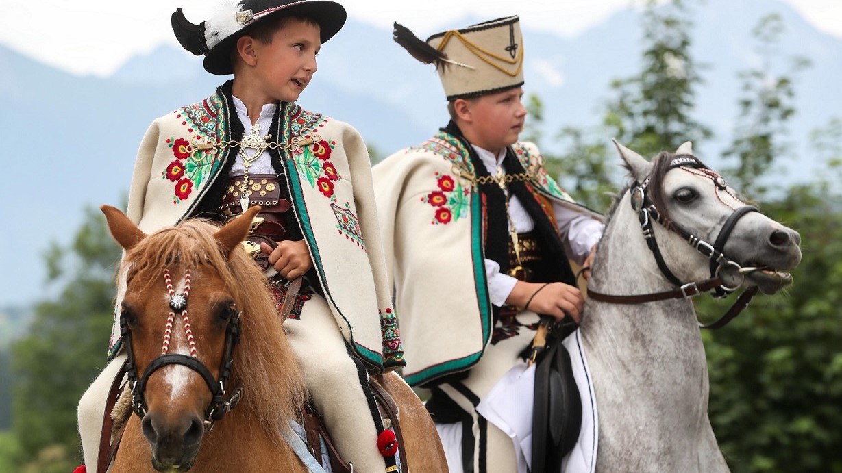 Polonia, dove i cantastorie arrivano a cavallo