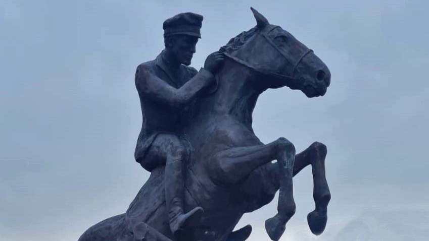 Piero d’Inzeo, un monumento