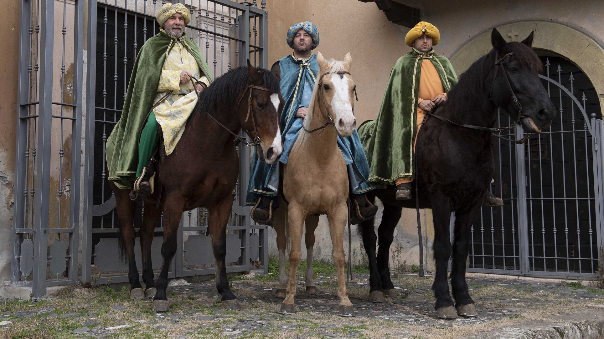 Roma: niente può fermare i cavalli dei tre Re Magi e ‘Viva la Befana’!