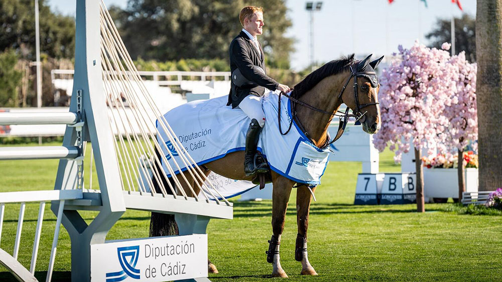 Jumping: James Smith appiedato dalla Fei
