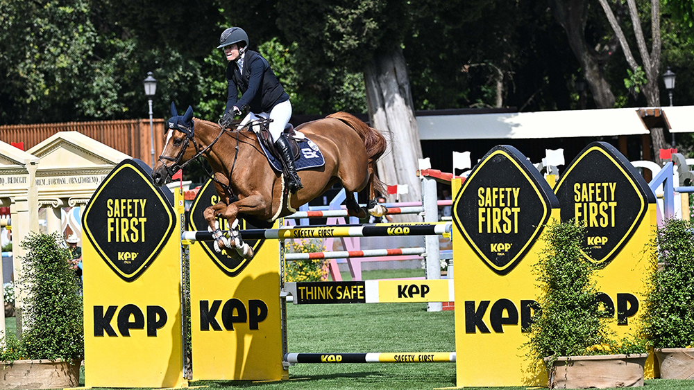 Premio n. 7 presented by KEP Italia: fa festa la belga Zoe Conter