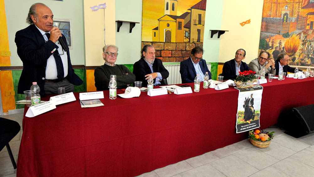 tavolo relatori