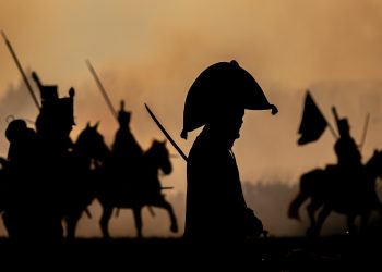 Una immagine della rievocazione nel 219° anniversario della battaglia di Austerlitz, vinta da Napoleone che sbaragliò russi e austriaci - Foto EPA/MARTIN DIVISEK