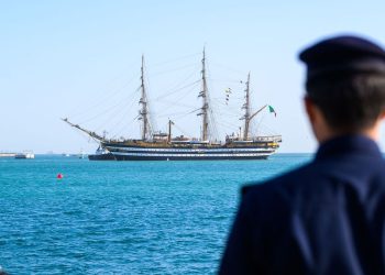 Fieracavalli salpa con la Vespucci