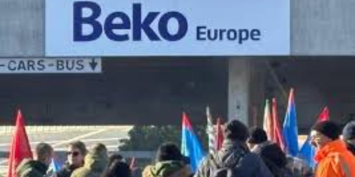 Solidarietà per i lavoratori Beko a Siena