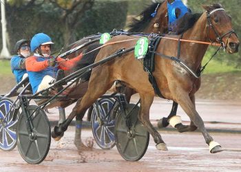 Straordinaria Emeraude De Bais nel Prix De Vitesse a Cagnes Sur Mer