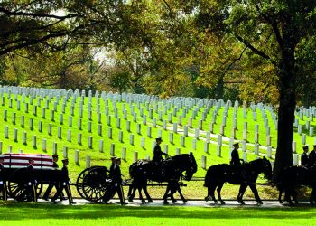 2 giugno: i cavalli tornano ad Arlington