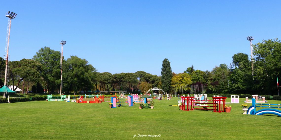 Cervia: parte la corsa tricolore