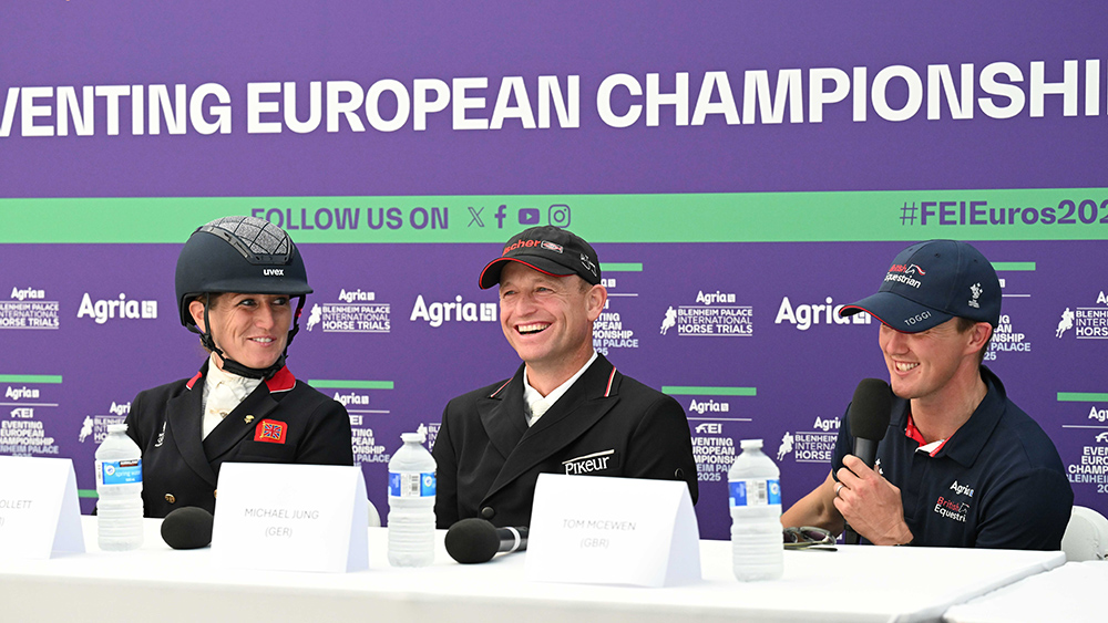 press conference54930