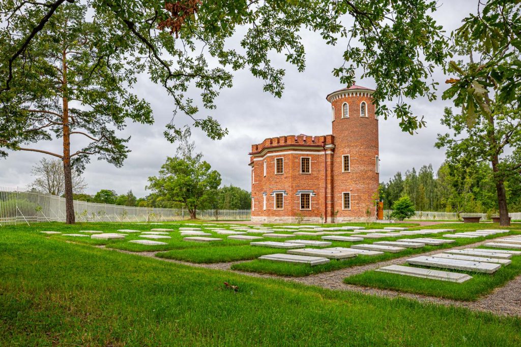 1 Il cimitero dei cavalli a Tsarskoe Selo 1024x683