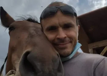 Tragedia di Fermo: parla la proprietaria del maneggio, “Vladislav ha filmato il cacciatore”