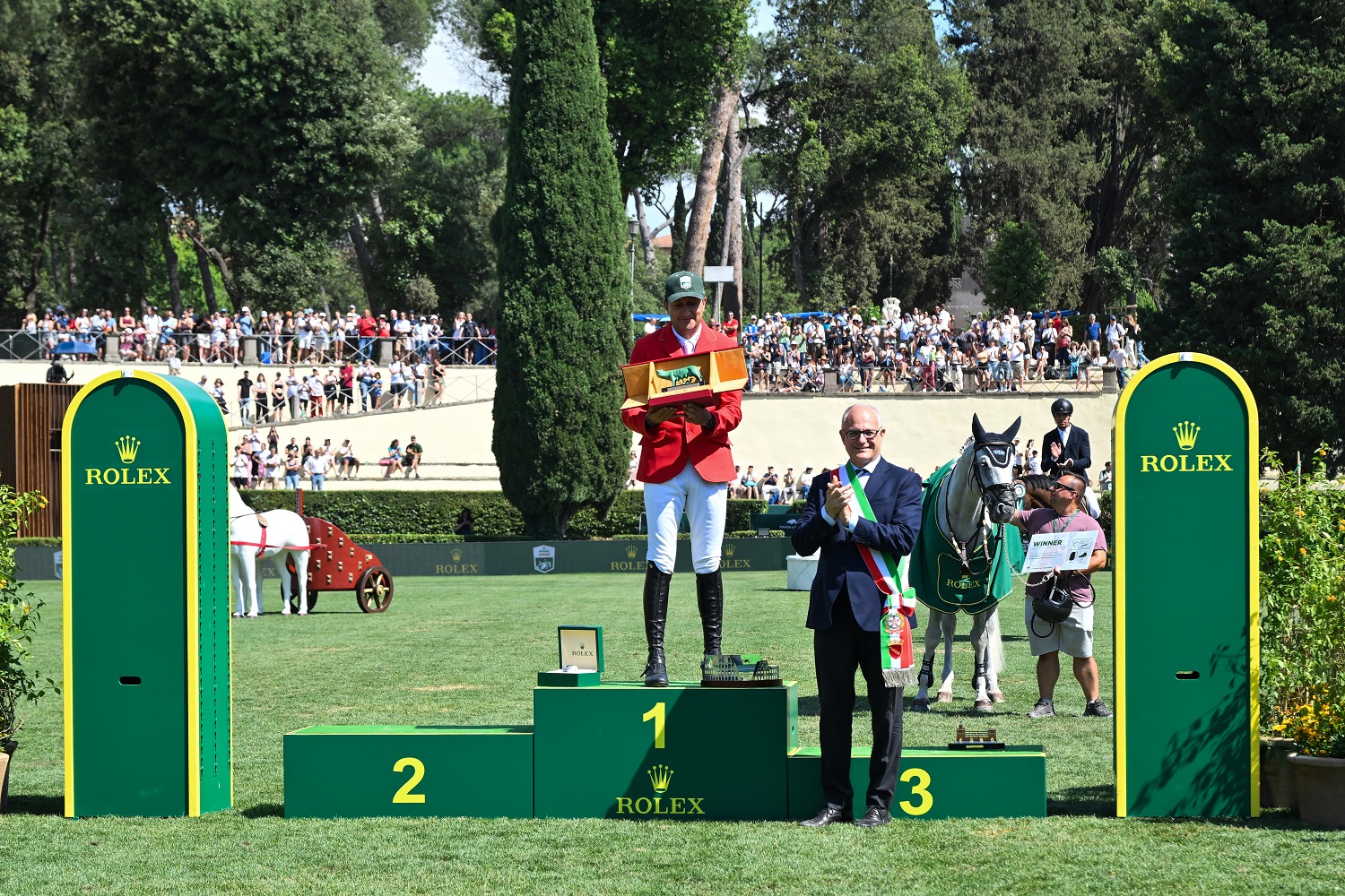 Gualtieri premiazione GP Roma Foto Mezzelani GMT Sport e Salute 2