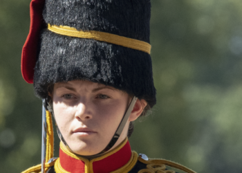 Il caporale Ciara Sullivan muore dopo una caduta al Windsor Horse Show