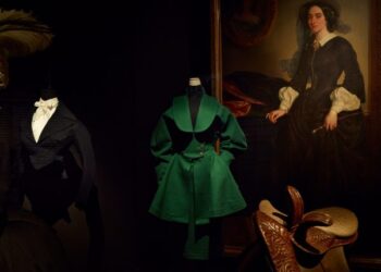 Amazzoni tra storia e libertà: ad Arles la mostra sul costume equestre femminile