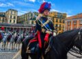 Carabinieri a cavallo nel parco della Floridiana a Napoli