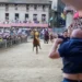 Palio di Siena 2026: vince l’Aquila con Diodoro, Entu de Petra Ulpu ricoverato ma senza fratture