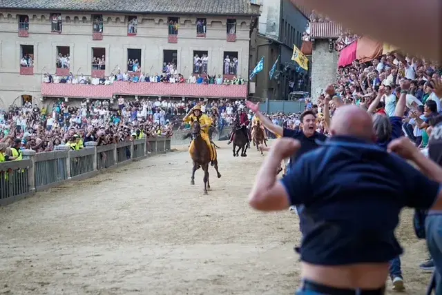 palio 3 luglio 2026 vince lAquila.JPG
