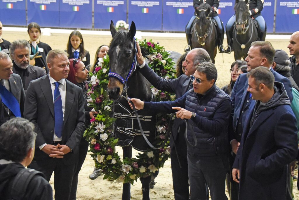 Fieracavalli:Lollobrigida,ippica centrale con gli sport equestri 935abcb722fc0bf512bcc3fe96efb1cf 1 1024x684