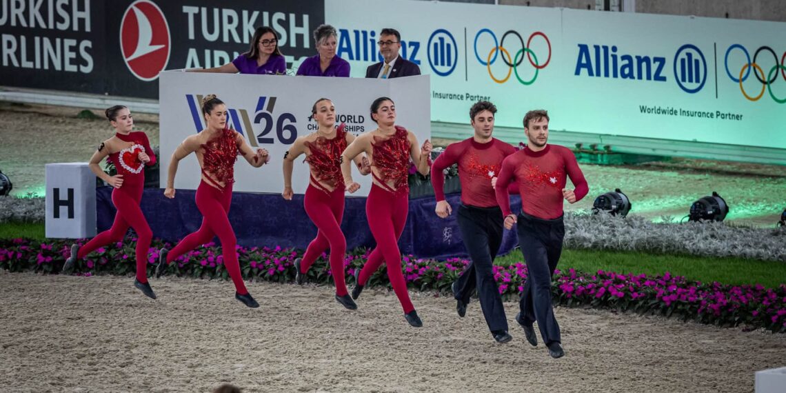 La squadra italiana di volteggio durante il Free Test ai Mondiali di Aachen 2026