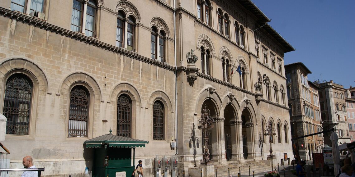 La facciata del tribunale di Perugia